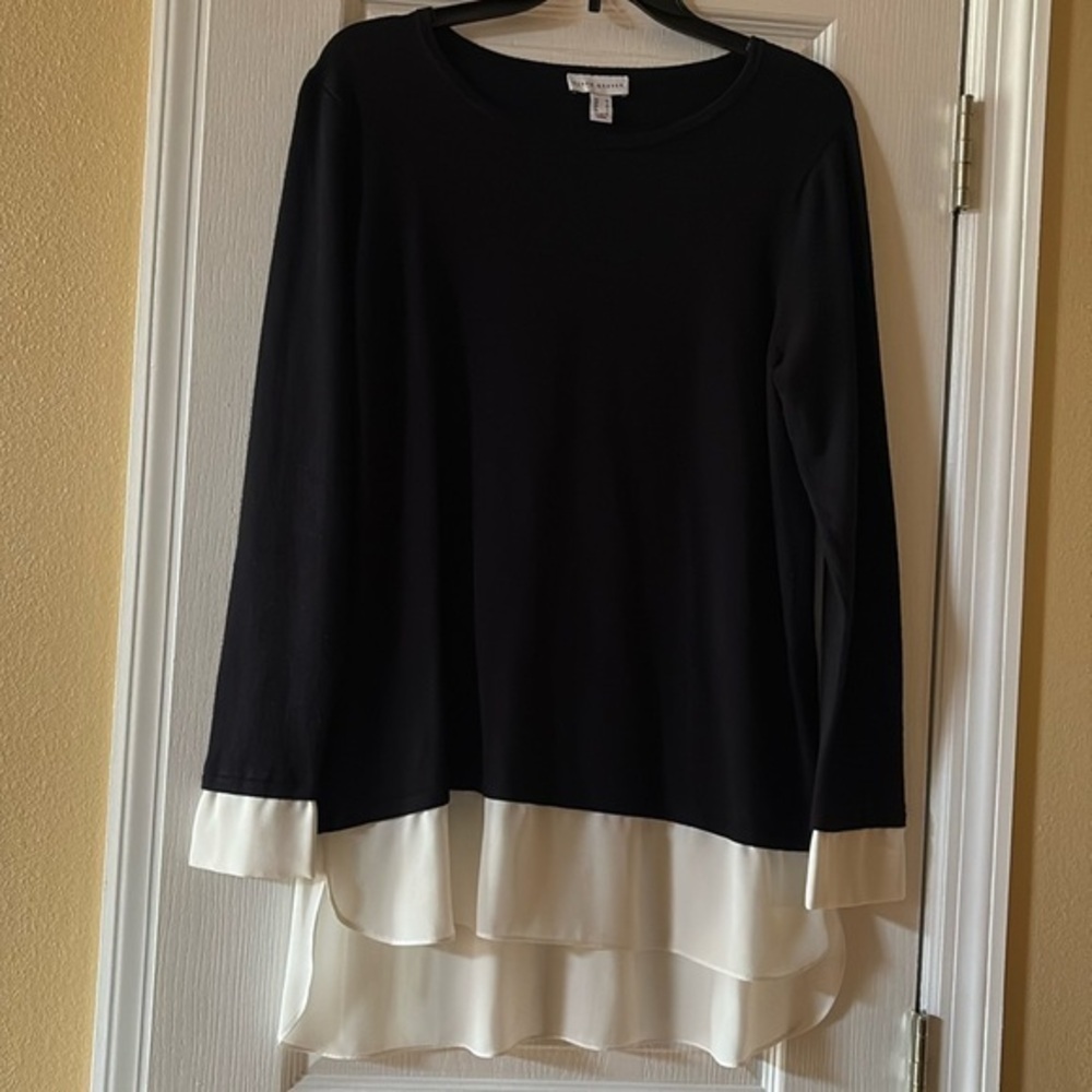 SUSAN GRAVER from QVC black sweater top M long sleeve‎ white cuff